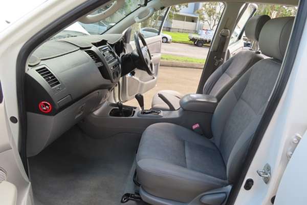 2006 Toyota Hilux SR KUN26R 4X4