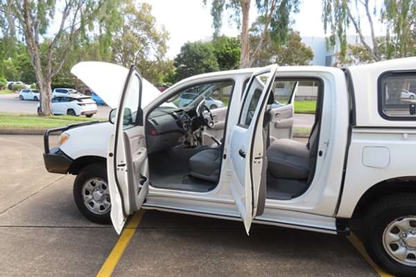 2006 Toyota Hilux SR KUN26R 4X4