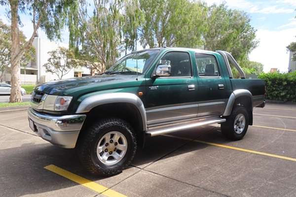 2005 Toyota Hilux SR5 KZN165R 4X4