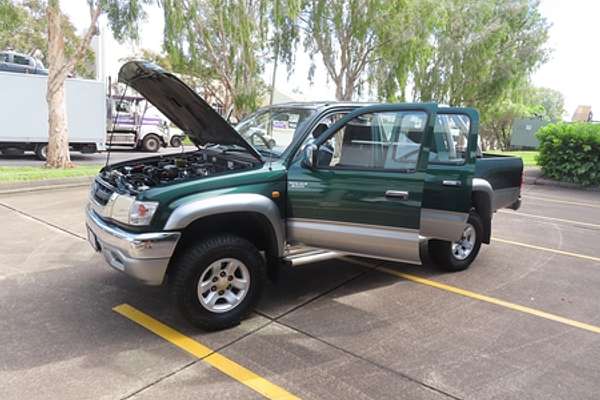 2005 Toyota Hilux SR5 KZN165R 4X4