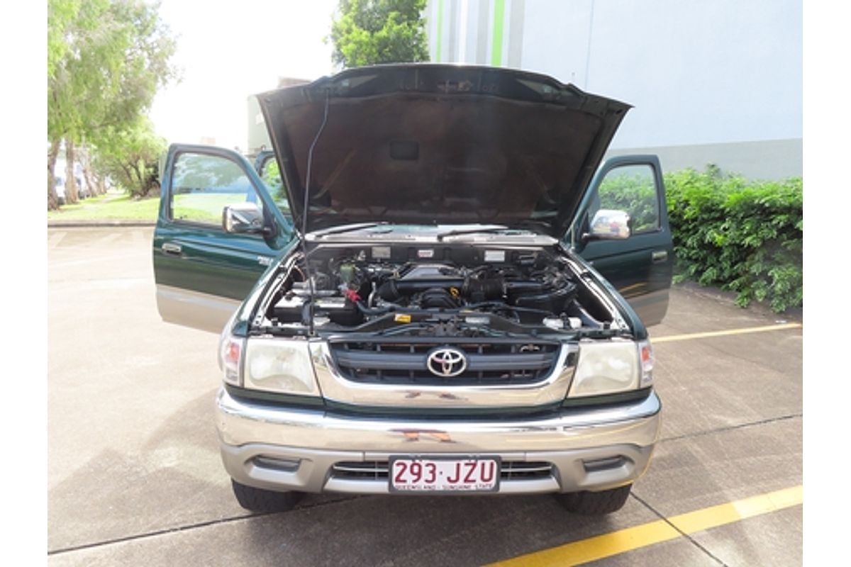 2005 Toyota Hilux SR5 KZN165R 4X4