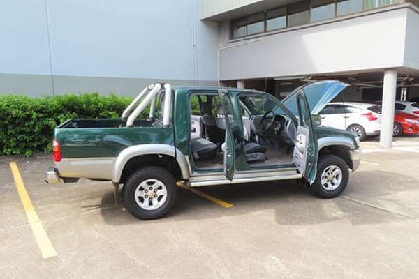 2005 Toyota Hilux SR5 KZN165R 4X4