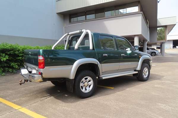 2005 Toyota Hilux SR5 KZN165R 4X4