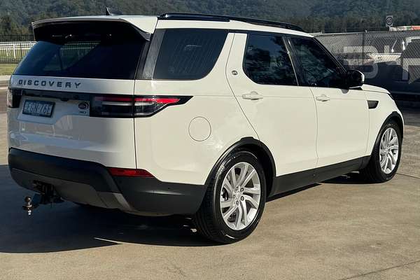2019 Land Rover Discovery SD6 SE Series 5