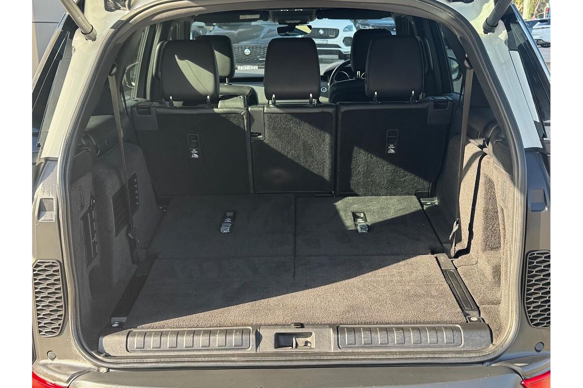2019 Land Rover Discovery SD6 SE Series 5
