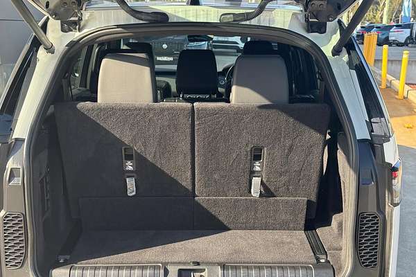 2019 Land Rover Discovery SD6 SE Series 5
