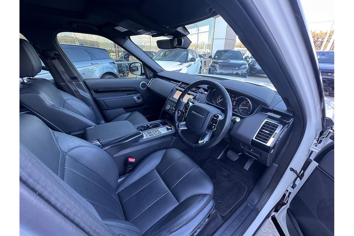 2019 Land Rover Discovery SD6 SE Series 5