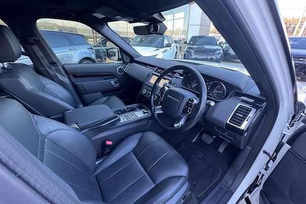 2019 Land Rover Discovery SD6 SE Series 5