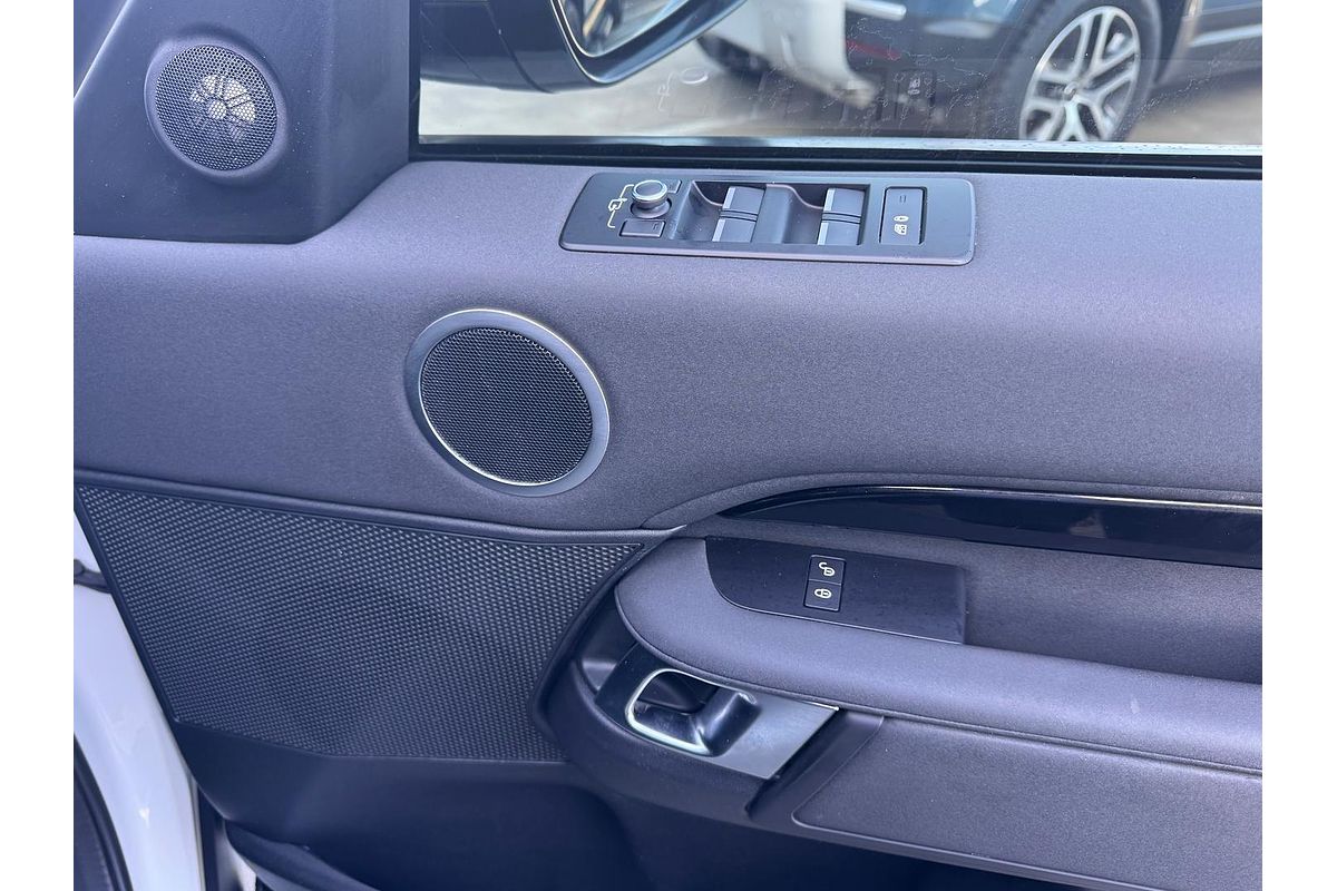 2019 Land Rover Discovery SD6 SE Series 5