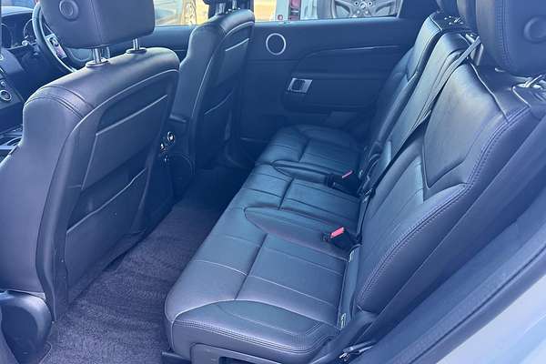 2019 Land Rover Discovery SD6 SE Series 5