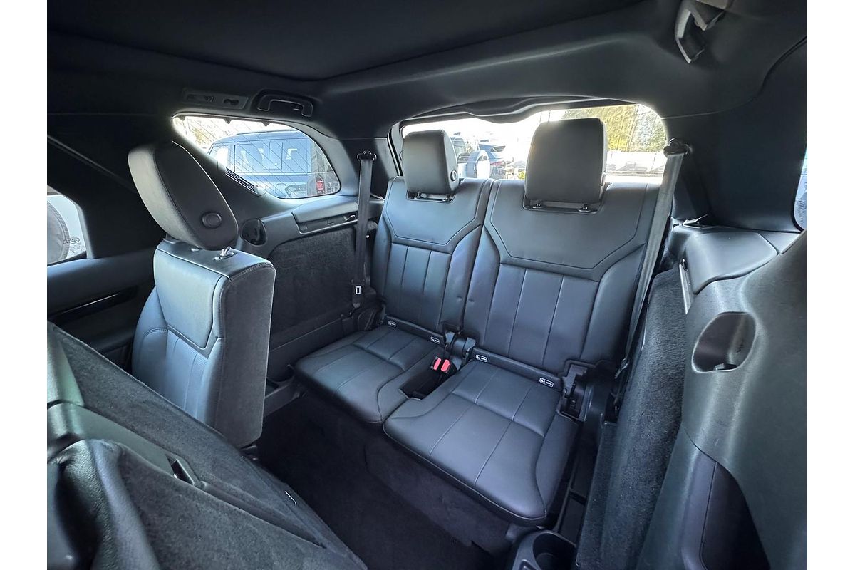 2019 Land Rover Discovery SD6 SE Series 5