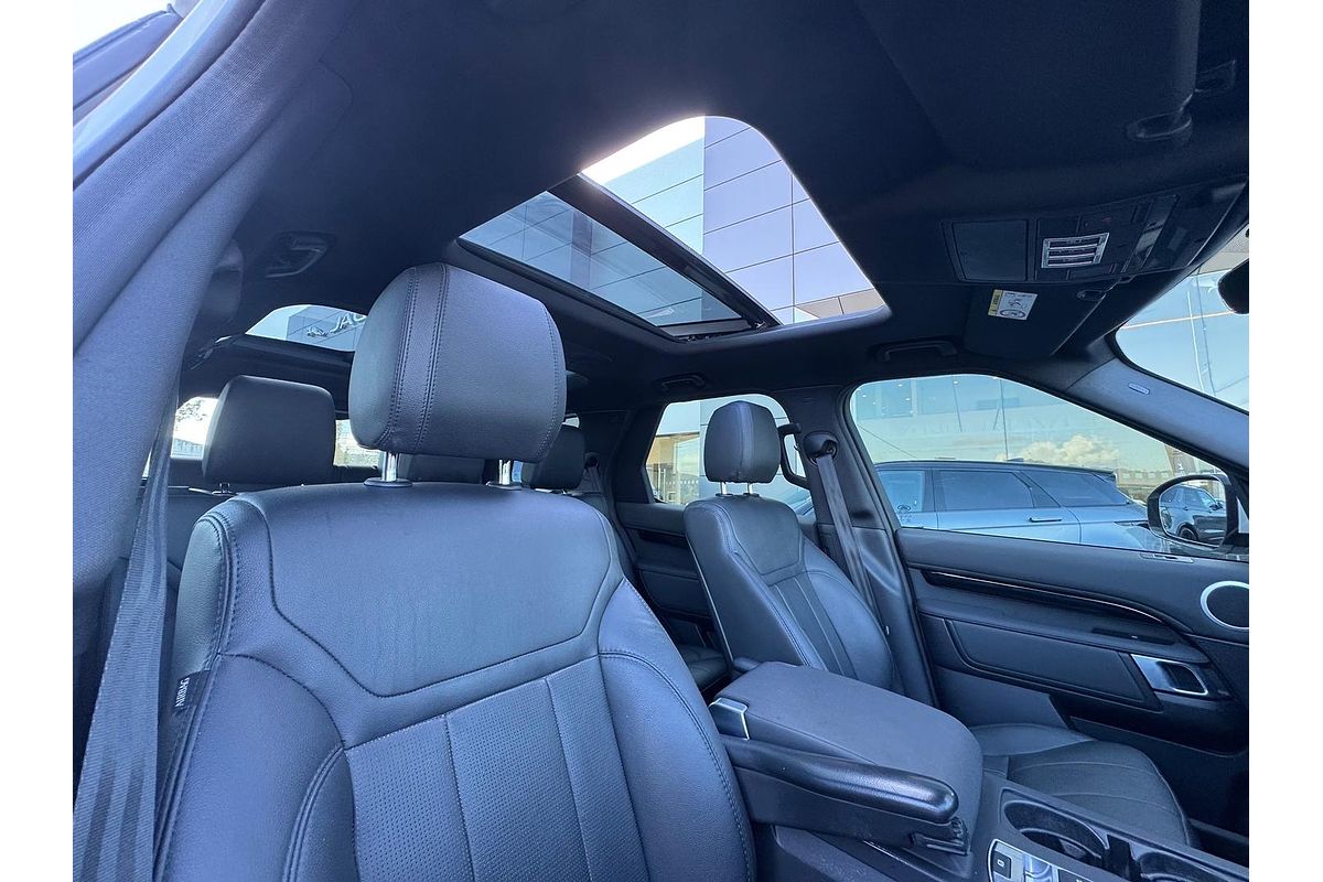2019 Land Rover Discovery SD6 SE Series 5