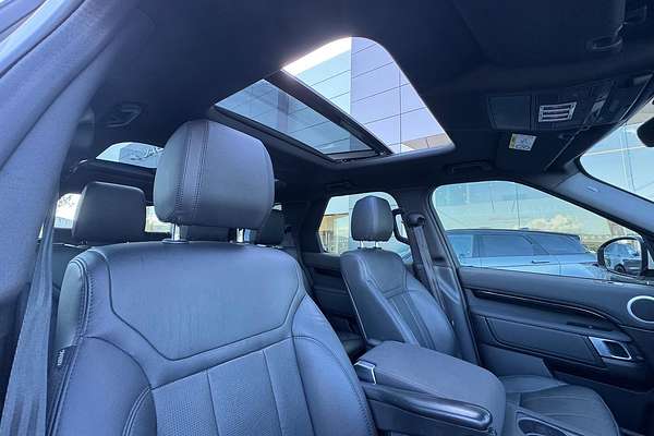 2019 Land Rover Discovery SD6 SE Series 5