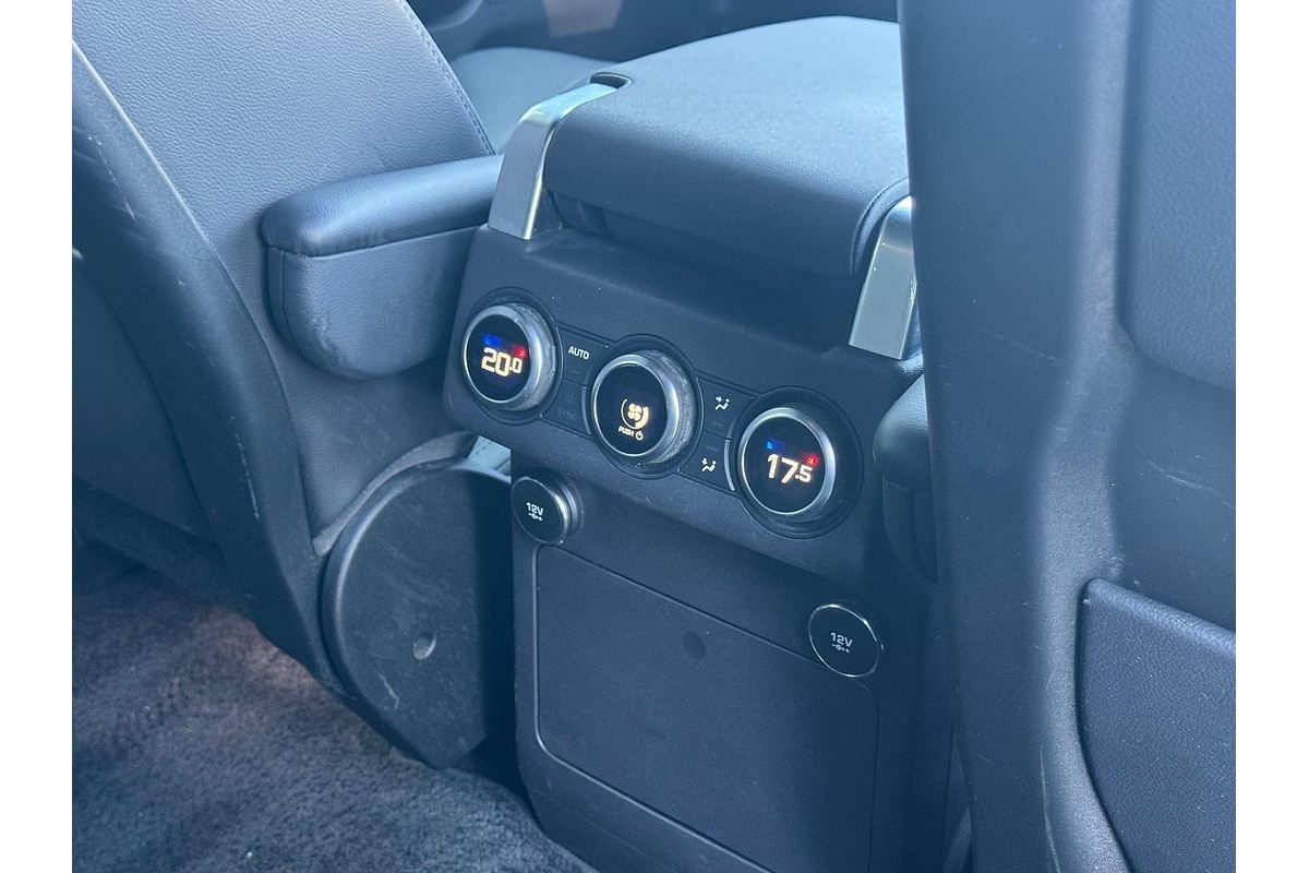 2019 Land Rover Discovery SD6 SE Series 5