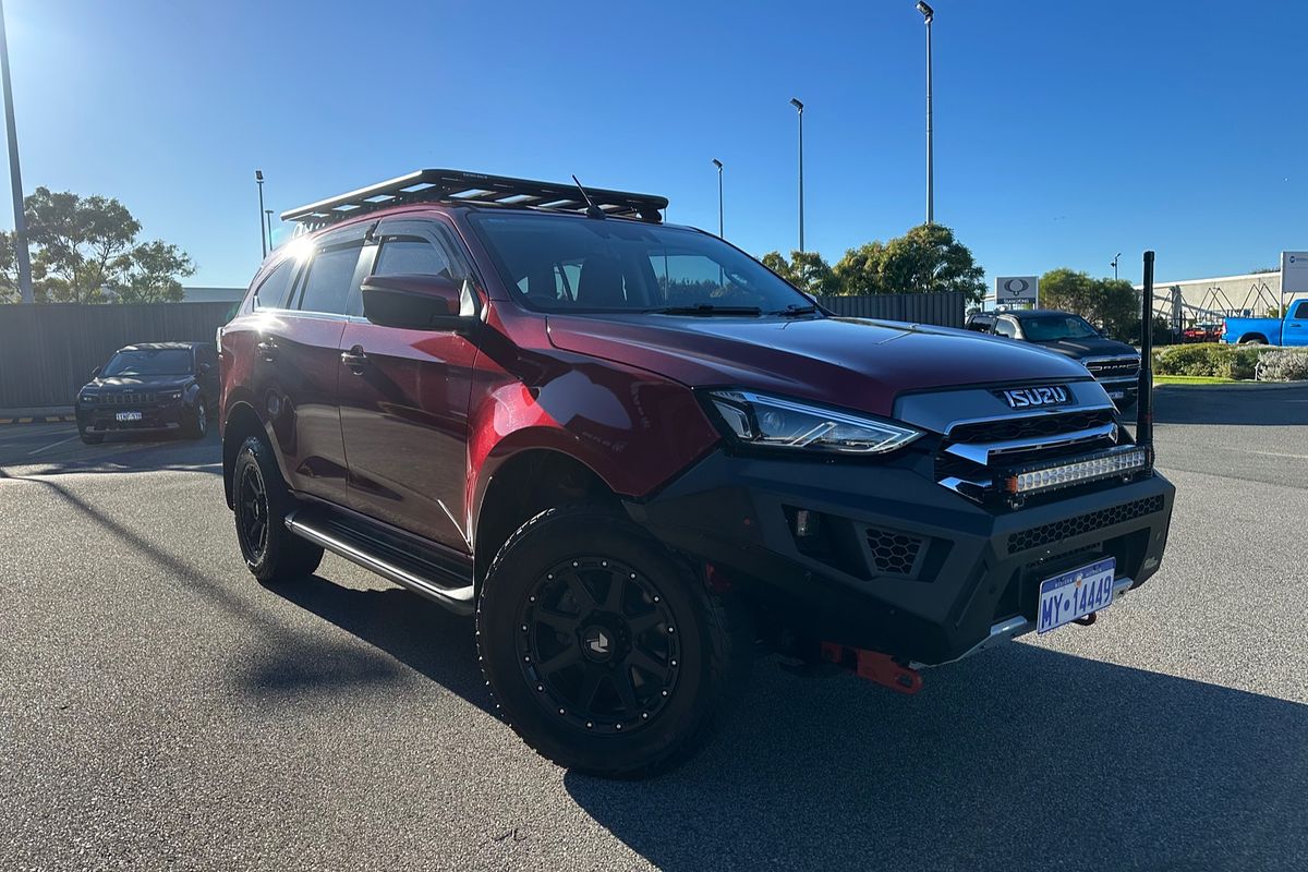 2022 Isuzu MU-X LS-T
