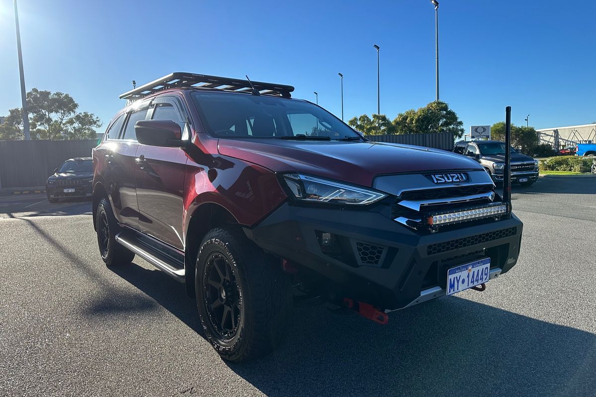 2022 Isuzu MU-X LS-T