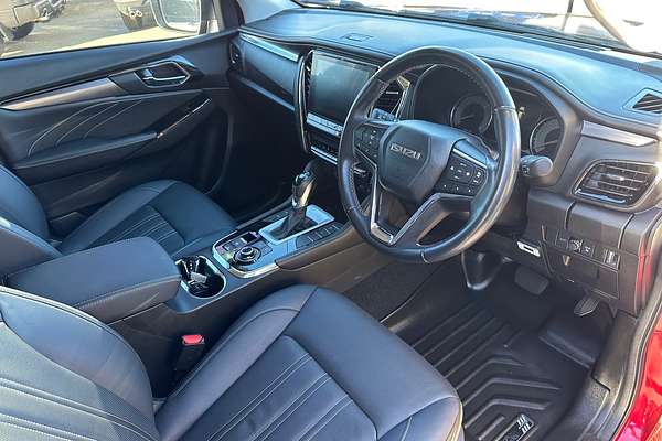 2022 Isuzu MU-X LS-T