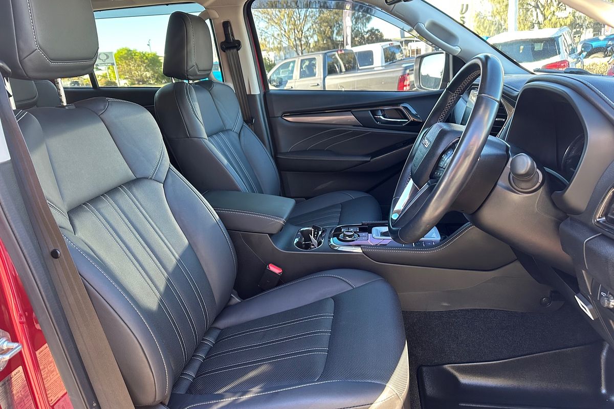 2022 Isuzu MU-X LS-T