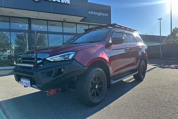 2022 Isuzu MU-X LS-T