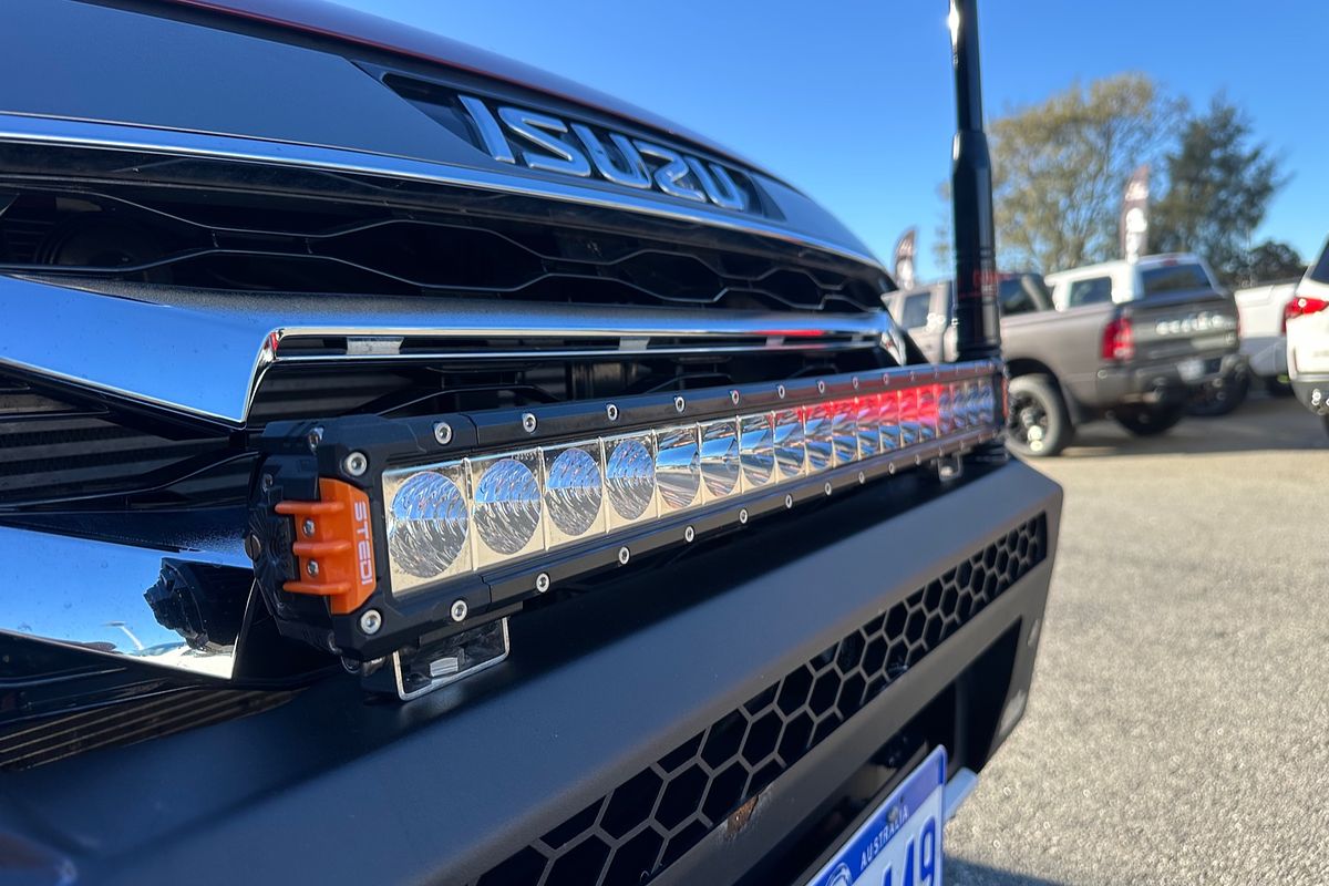 2022 Isuzu MU-X LS-T