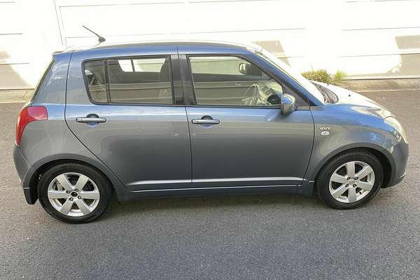 2005 Suzuki Swift S RS415
