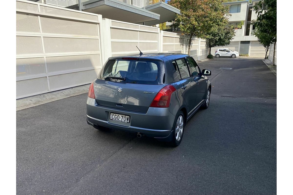 2005 Suzuki Swift S RS415
