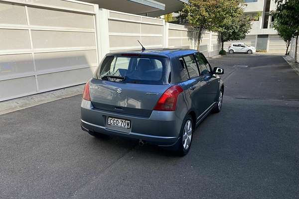 2005 Suzuki Swift S RS415