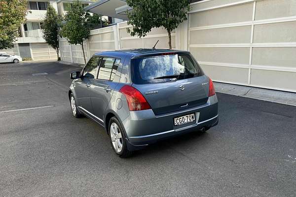 2005 Suzuki Swift S RS415