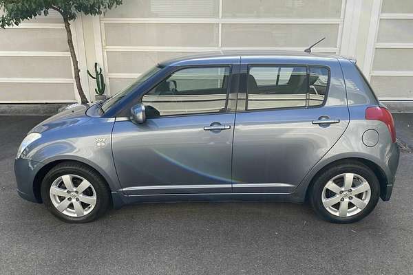 2005 Suzuki Swift S RS415