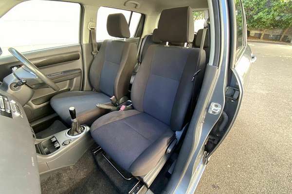 2005 Suzuki Swift S RS415