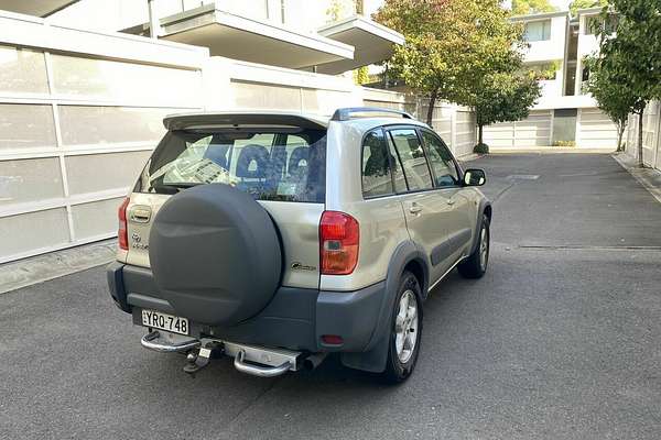 2003 Toyota RAV4 Cruiser ACA21R