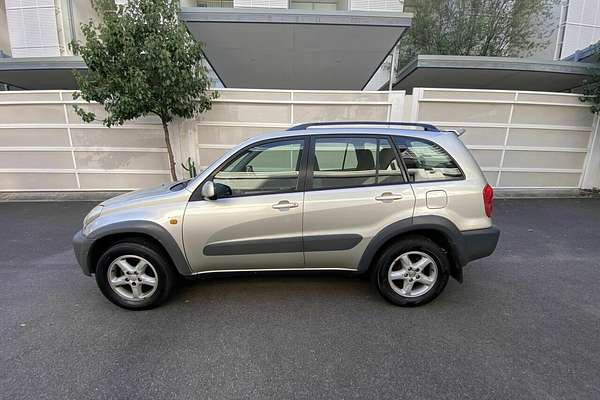 2003 Toyota RAV4 Cruiser ACA21R
