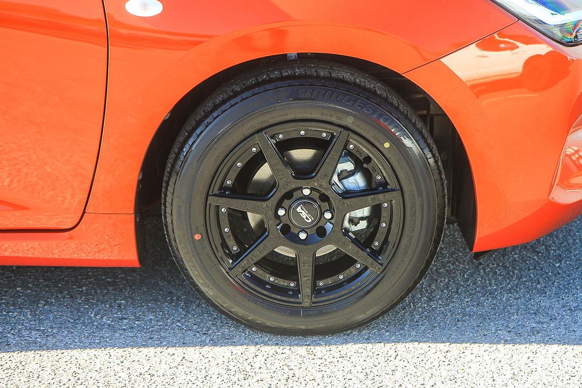 2025 Suzuki Swift Hybrid UZ