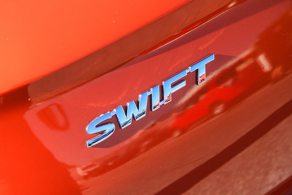 2025 Suzuki Swift Hybrid UZ