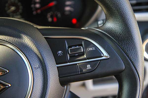 2025 Suzuki Swift Hybrid UZ