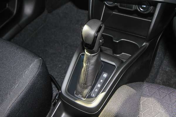 2025 Suzuki Swift Hybrid UZ