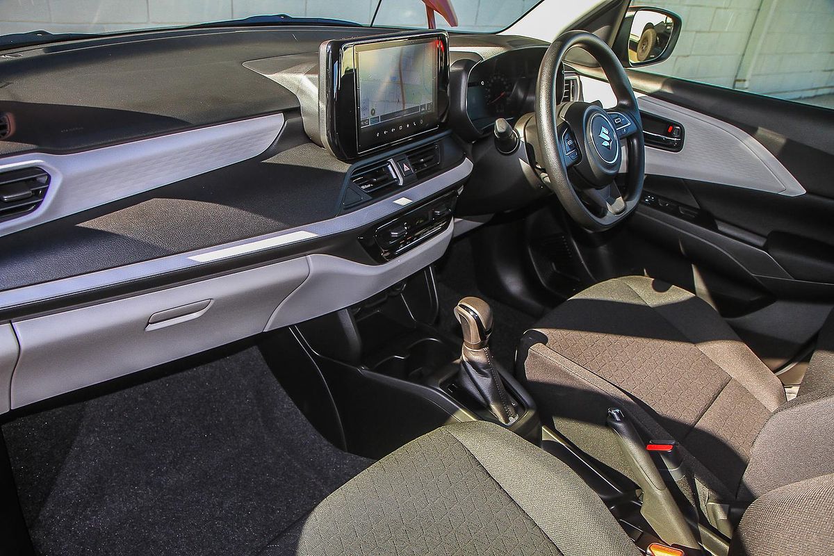 2025 Suzuki Swift Hybrid UZ