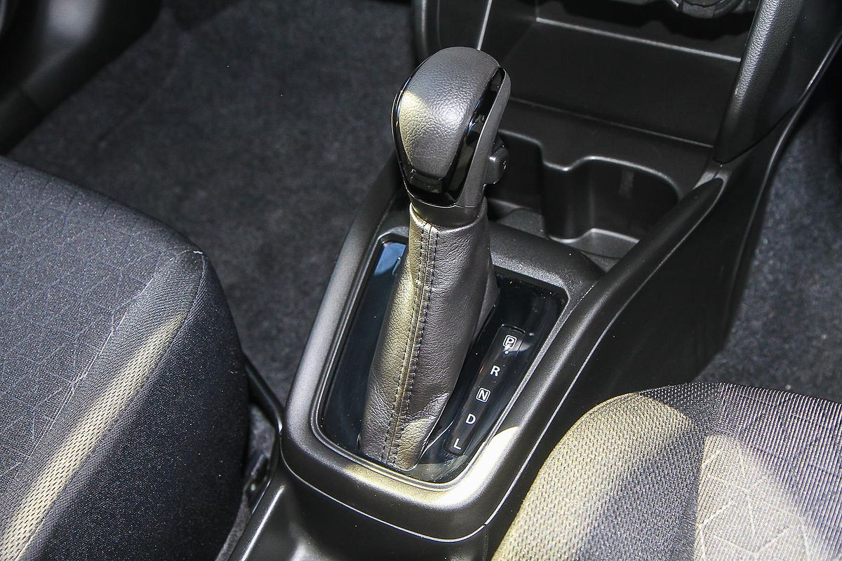 2024 Suzuki Swift Hybrid UZ