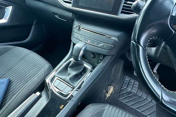 2017 Peugeot 308 Active T9