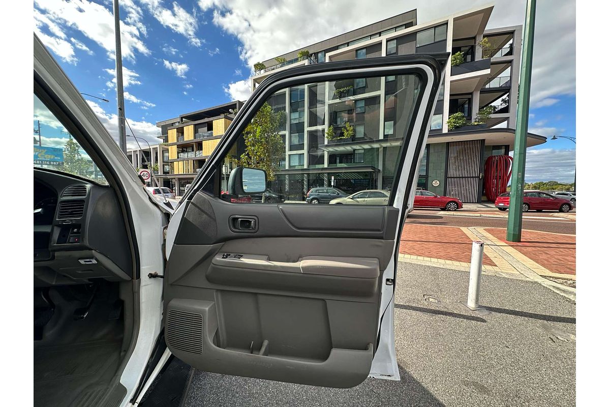 2015 Nissan Patrol DX Series 5 4X4