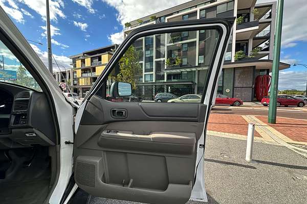 2015 Nissan Patrol DX Series 5 4X4