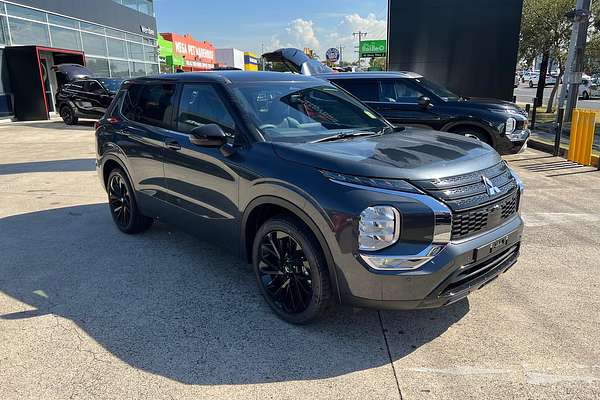 2024 Mitsubishi Outlander Black Edition ZM