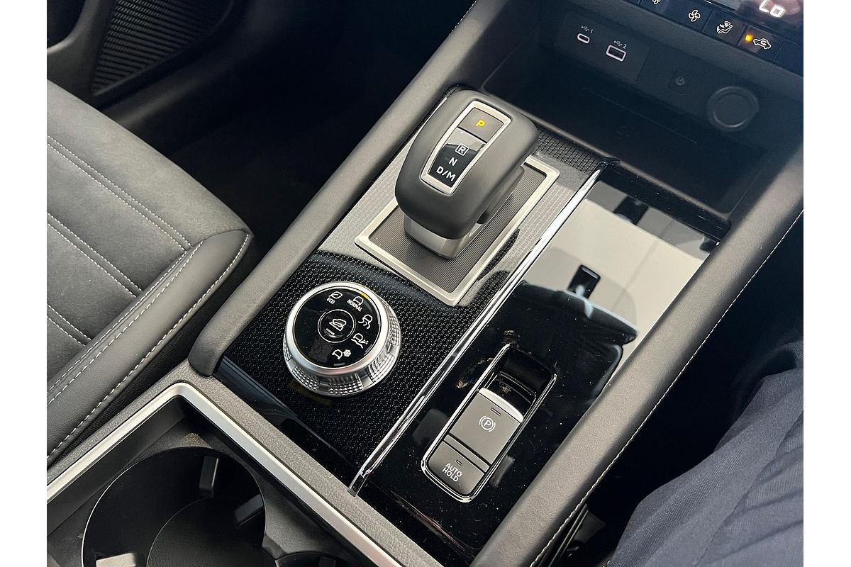 2024 Mitsubishi Outlander Black Edition ZM