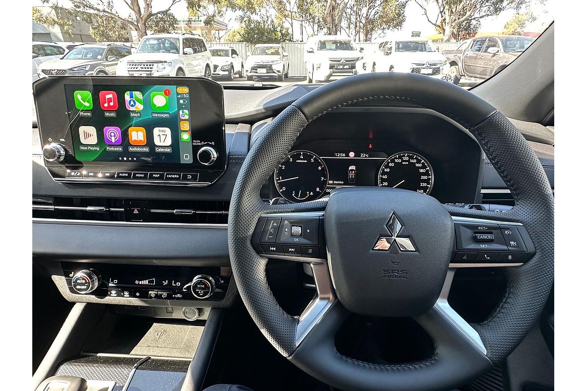 2024 Mitsubishi Outlander Black Edition ZM
