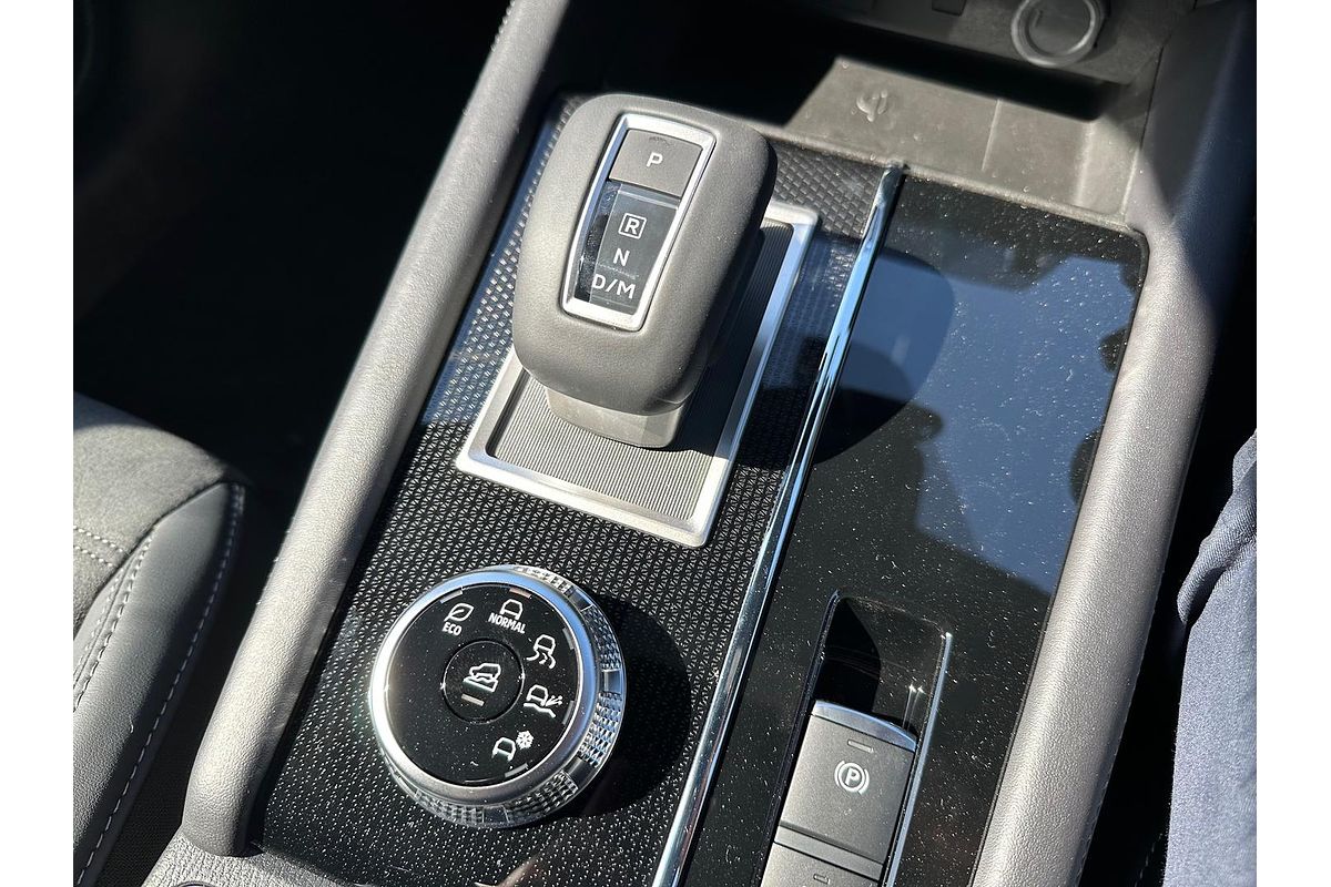 2024 Mitsubishi Outlander Black Edition ZM