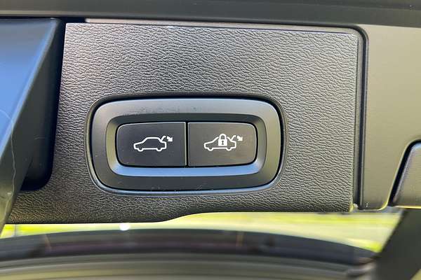 2021 Volvo XC60 D4 Inscription