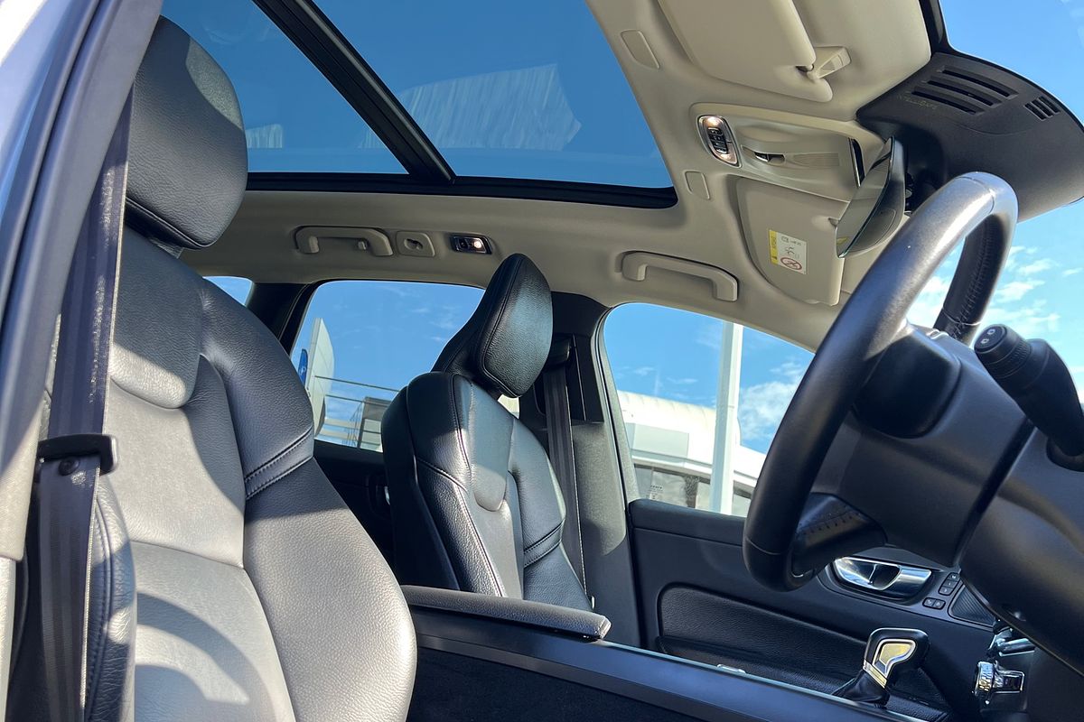2021 Volvo XC60 D4 Inscription