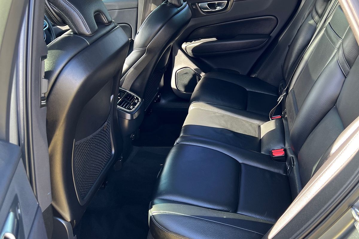 2021 Volvo XC60 D4 Inscription