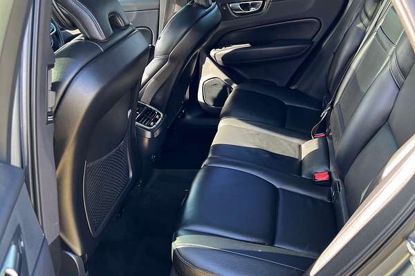 2021 Volvo XC60 D4 Inscription