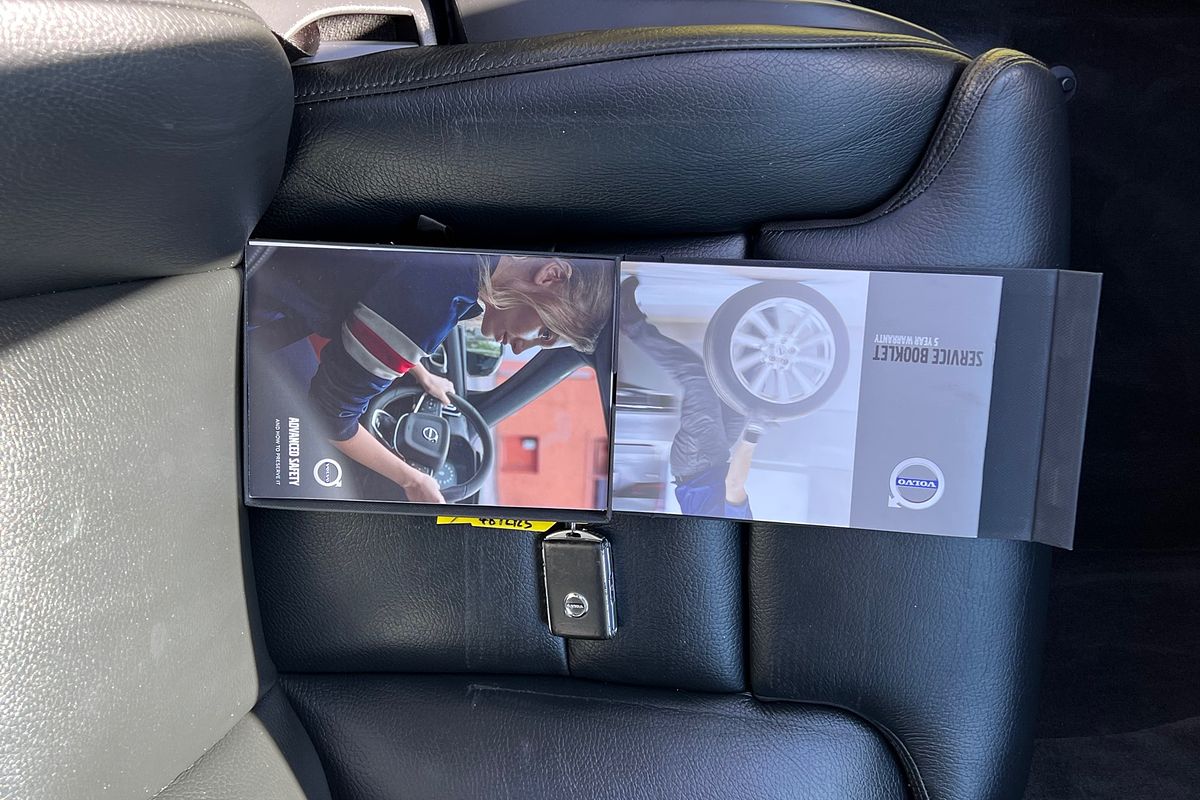 2021 Volvo XC60 D4 Inscription